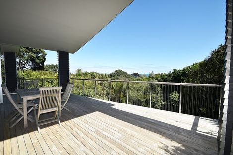 Photo of property in 9 Domain Crescent, Muriwai, Waimauku, 0881