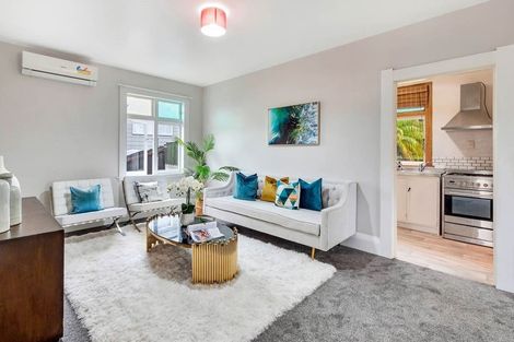 Photo of property in 2/55 Chislehurst Street, Henderson, Auckland, 0612