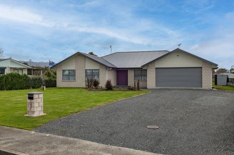Photo of property in 9 Mylindas Road, Whakatiwai, Miranda, 2473