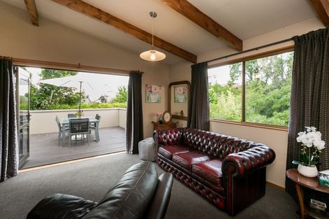 Photo of property in 17 Busby Hill, Havelock North, 4130