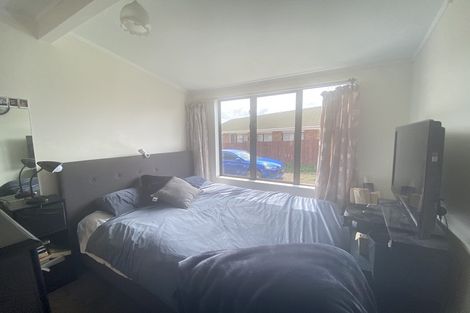 Photo of property in 50 Aviemore Drive, Highland Park, Auckland, 2010