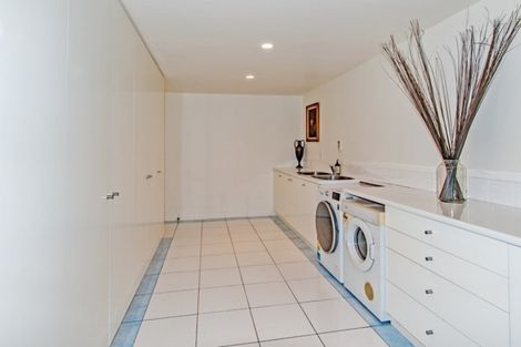 Photo of property in 1 Sherwood Lane, Cashmere, Christchurch, 8022