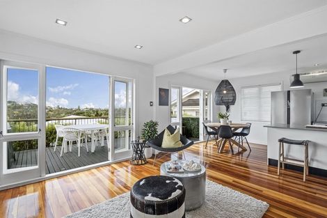 Photo of property in 4/37 Onewa Road, Northcote, Auckland, 0627