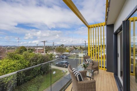 Photo of property in 3/43a Waimumu Road, Massey, Auckland, 0614