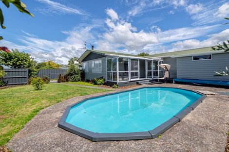 Photo of property in 2 Booth Street, Carterton, 5713