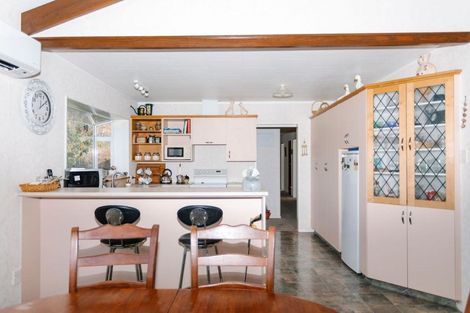 Photo of property in 241 Adelaide Road, Dannevirke, 4930