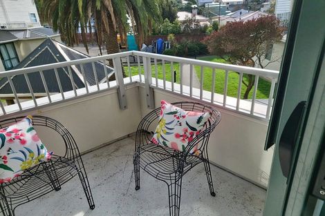 Photo of property in Palm Grove Apartments, 8/13b Palm Grove, Berhampore, Wellington, 6023