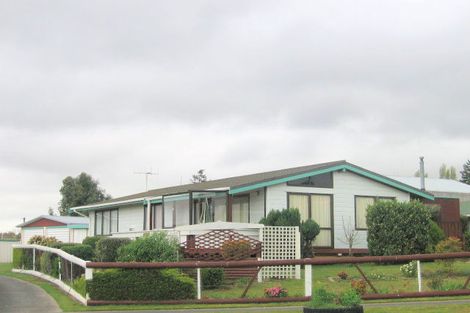 Photo of property in 14 Tobin Place, Richmond Heights, Taupo, 3330