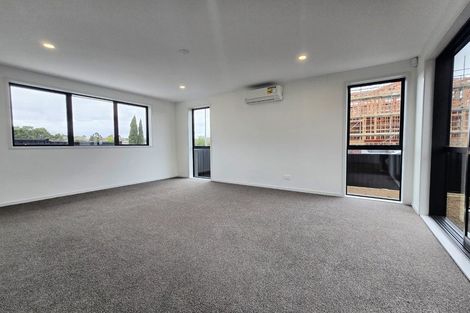 Photo of property in 16 Reiman Street, New Lynn, Auckland, 0600