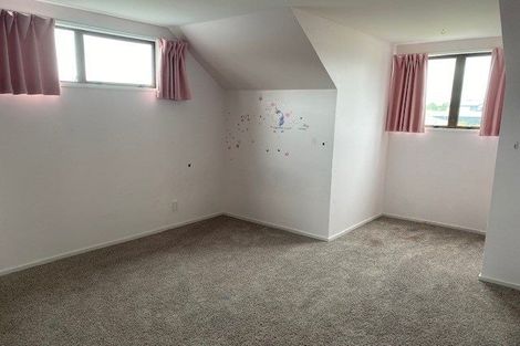Photo of property in 2/7 Rhyl Place, Bryndwr, Christchurch, 8053