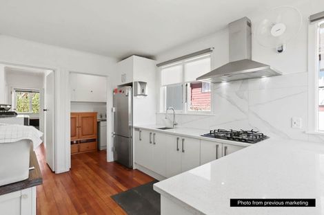 Photo of property in 39 Newington Road, Henderson, Auckland, 0612