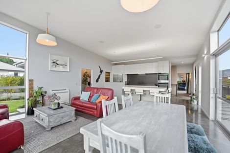 Photo of property in 48 Minaret Ridge, Wanaka, 9305