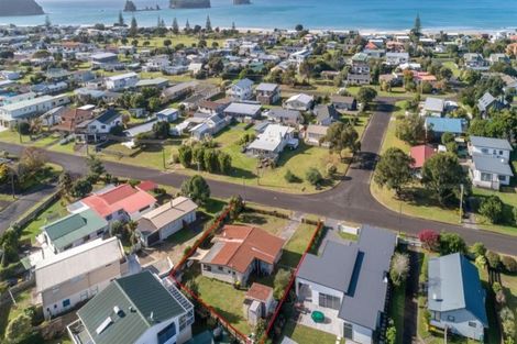 Photo of property in 215 Hauturu Street, Whangamata, 3620