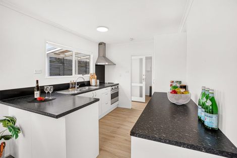 Photo of property in 15 Oleander Place, Bell Block, New Plymouth, 4312