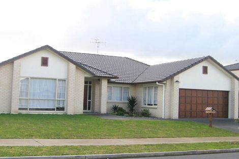 Photo of property in 3 Speyside Crescent, Flat Bush, Auckland, 2016