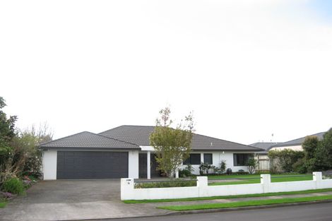 Photo of property in 4 Taylor Place, Merrilands, New Plymouth, 4312