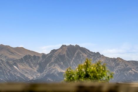 Photo of property in 6 Bargour Street, Wanaka, 9305