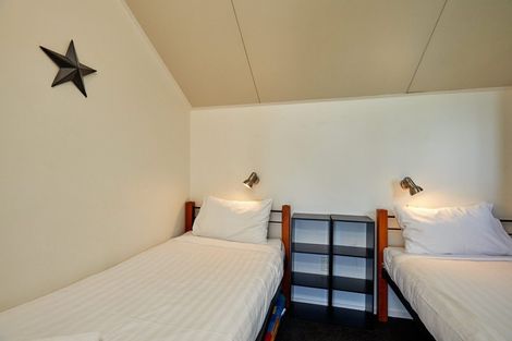 Photo of property in 17 Kotare Place, South Bay, Kaikoura, 7300