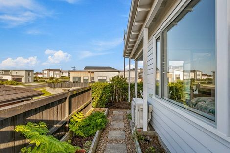Photo of property in 4 Kuku Avenue, Red Beach, 0932