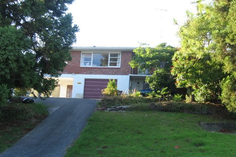 Photo of property in 8 Cheryl Place, Hillcrest, Auckland, 0627