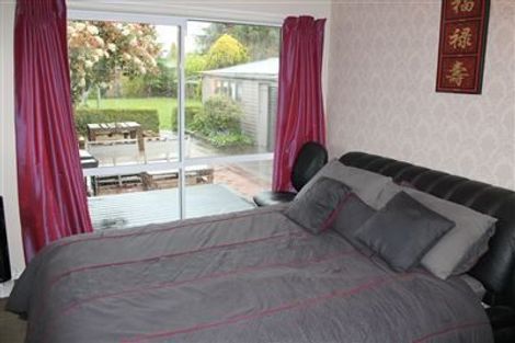 Photo of property in 3 Fairmile Place, Russley, Christchurch, 8042