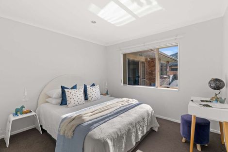 Photo of property in 37 Breaker Grove, Waiuku, 2123