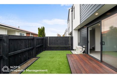 Photo of property in 67f Royal Crescent, Saint Kilda, Dunedin, 9012