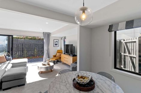 Photo of property in 2/218 Springfield Road, St Albans, Christchurch, 8014