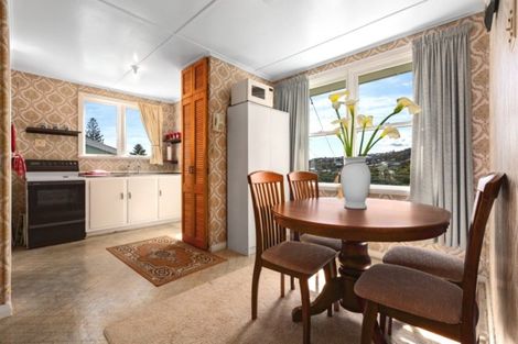 Photo of property in 18 Waiuta Street, Titahi Bay, Porirua, 5022