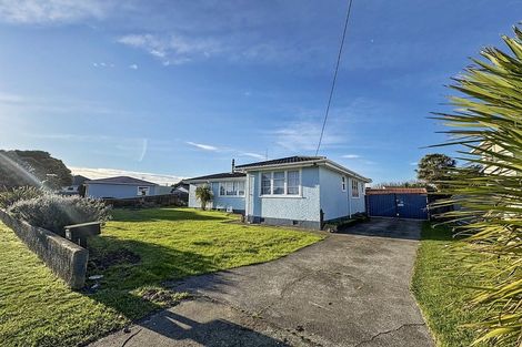 Photo of property in 240 Cornfoot Street, Castlecliff, Whanganui, 4501