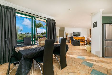 Photo of property in 48 View Ridge Drive, Ranui, Auckland, 0612