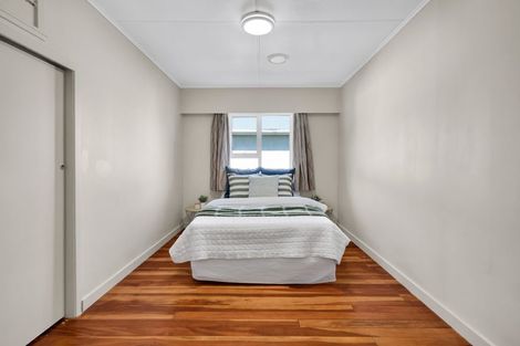 Photo of property in 382 South Road, Omata, New Plymouth, 4374