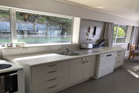 Photo of property in 30 Deller Grove, Silverstream, Upper Hutt, 5019