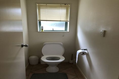 Photo of property in 10 Copplestone Place, New Lynn, Auckland, 0600