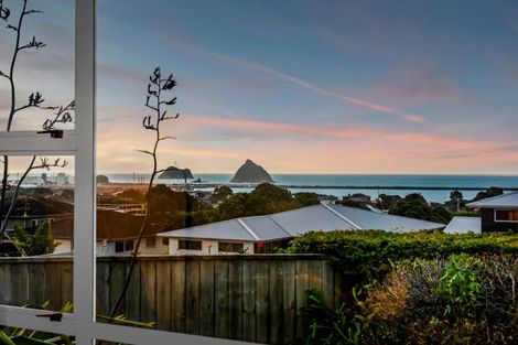 Photo of property in 413 Devon Street West, Lynmouth, New Plymouth, 4310