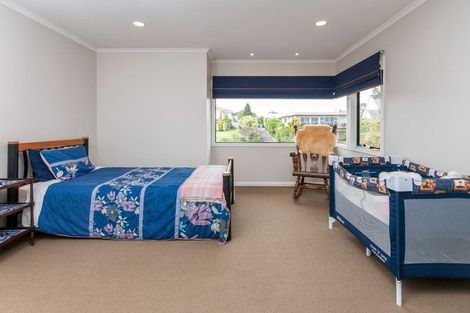 Photo of property in 8 Lynton Road, Bucklands Beach, Auckland, 2012