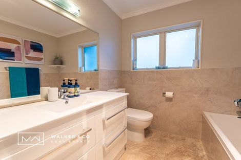 Photo of property in 28 Carlow Grove, Birchville, Upper Hutt, 5018