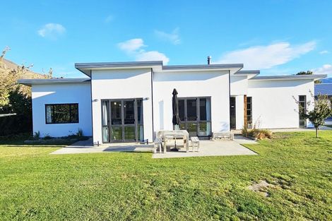 Photo of property in 11 Robertson Court, Cromwell, 9310