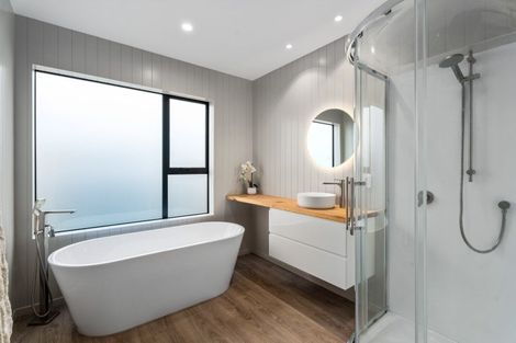 Photo of property in 32 Mount Nicholas Avenue, Wanaka, 9305