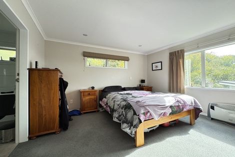 Photo of property in 20 Chastudon Place, Tawa, Wellington, 5028