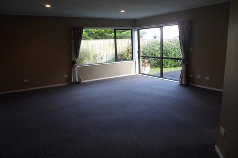 Photo of property in 22 Saint James Court, Paraparaumu, 5032
