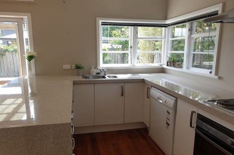 Photo of property in 15 Saint Ronans Avenue, Waterloo, Lower Hutt, 5011