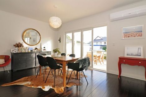 Photo of property in 145 Darlington Road, Miramar, Wellington, 6022