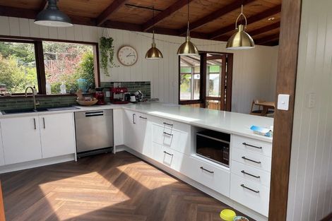 Photo of property in 7 Hillcroft Road, Horokiwi, Wellington, 5016