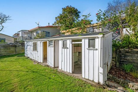 Photo of property in 22 Garfield Road, Helensville, 0800