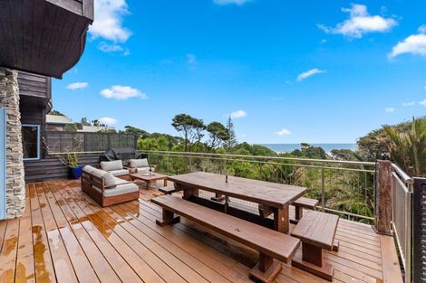 Photo of property in 84 Domain Crescent, Muriwai, Waimauku, 0881