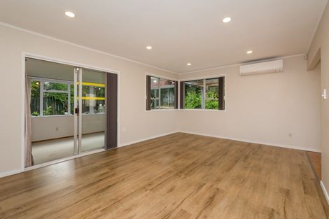 Photo of property in 24 Laurina Road, Sunnynook, Auckland, 0620