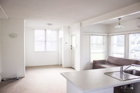 Photo of property in 1/54a Birkdale Road, Birkdale, Auckland, 0626