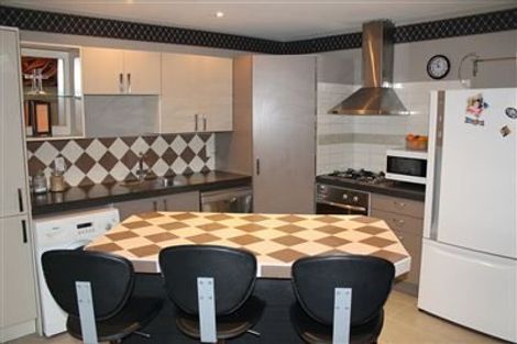 Photo of property in 3 Fairmile Place, Russley, Christchurch, 8042