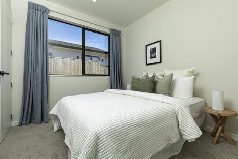 Photo of property in 1 Mcindoe Road, Kumeu, 0810